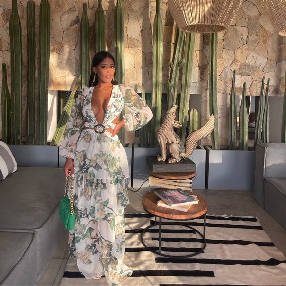 Maxi Dress 😍 - Picture 3 of 3